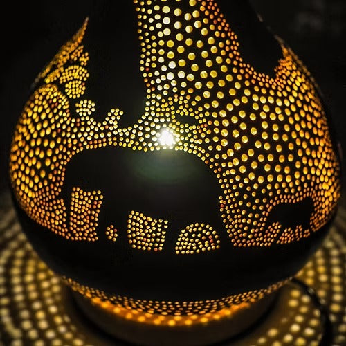Serengeti Dreams (Größe M) Tischlampe